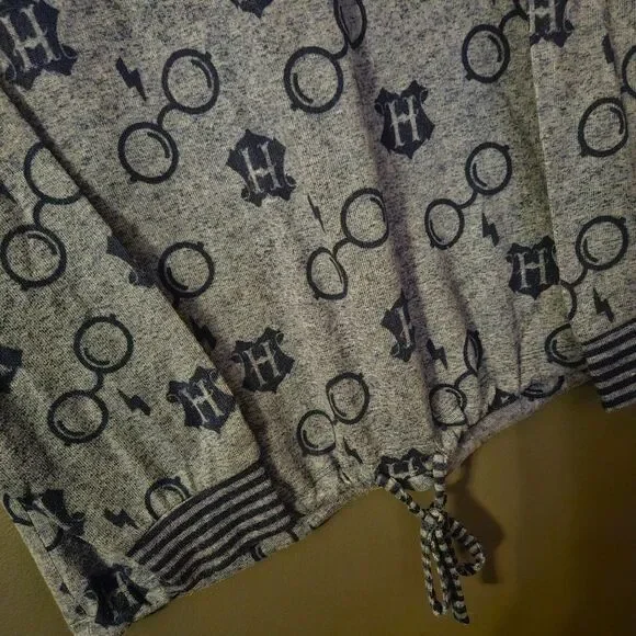 Harry Potter Drawstring Hem Pullover - Picture 4 of 6